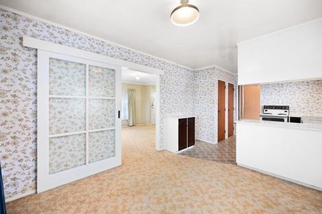 Photo of property in 1 Hilton Road, St Andrews, Hamilton, 3200