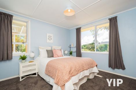 Photo of property in 8 Link Road, Newlands, Wellington, 6037