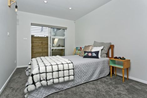 Photo of property in 29a Normanton Street, Glenfield, Auckland, 0629
