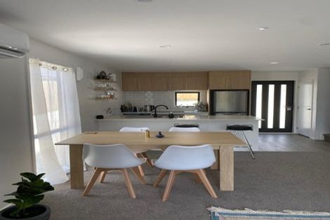 Photo of property in 1d Shamrock Lane, Te Atatu Peninsula, Auckland, 0610