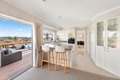 Photo of property in 9 Trovare Place, Golflands, Auckland, 2013