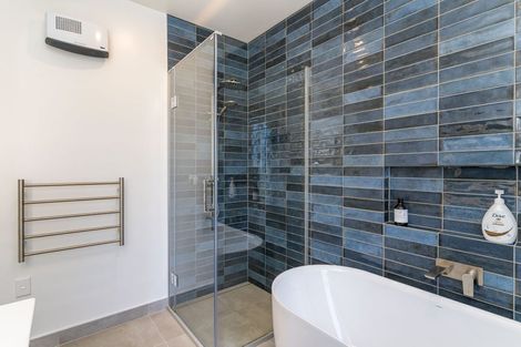 Photo of property in 39 Shandon Road, Vauxhall, Dunedin, 9013