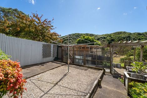 Photo of property in 34 Takapuwahia Drive, Takapuwahia, Porirua, 5022