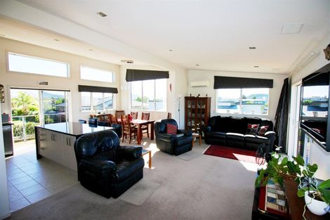 Photo of property in 16 Aquila Drive, Whitianga, 3510