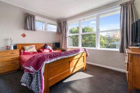 Photo of property in 2 Lowtherhurst Road, Massey, Auckland, 0614