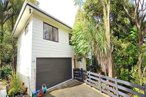 Photo of property in 134 Woodlands Park Road, Titirangi, Auckland, 0604