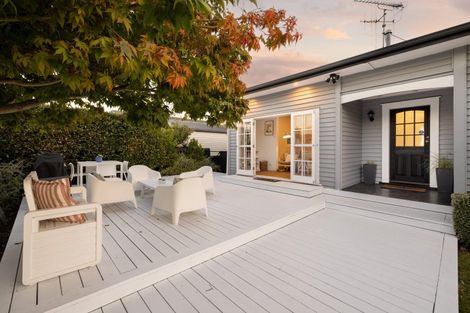 Photo of property in 23 Williams Street, Cambridge, 3434