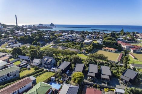 Photo of property in 13 Annandale Street, Lynmouth, New Plymouth, 4310