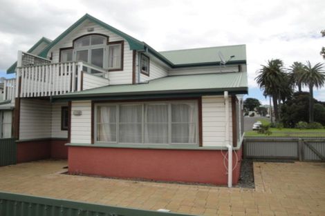 Photo of property in 1 Saint Georges Gate, Whanganui, 4500