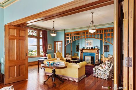 Photo of property in 25 Fairview Crescent, Kelburn, Wellington, 6012