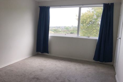 Photo of property in 21 Finn Place, Totara Vale, Auckland, 0629
