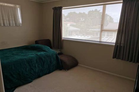 Photo of property in 49 Lavery Place, Sunnynook, Auckland, 0632