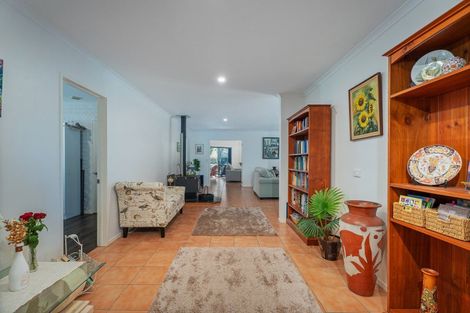 Photo of property in 51 Cholmondeley Crescent, Whitianga, 3510