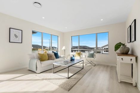 Photo of property in 98 Godfrey Drive, Orewa, 0931