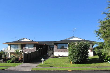 Photo of property in 2/43 Fratley Avenue, Farm Cove, Auckland, 2012