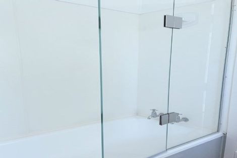 Photo of property in 1/29 Howard Road, Northcote, Auckland, 0627