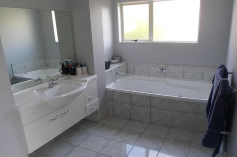 Photo of property in 40 Waverton Terrace, Churton Park, Wellington, 6037