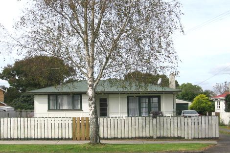 Photo of property in 12 Ranui Station Road, Ranui, Auckland, 0612