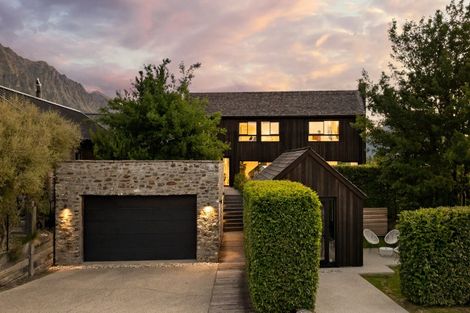 Photo of property in 12 Arran Lane, Jacks Point, Queenstown, 9371