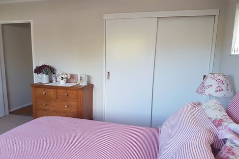 Photo of property in 7 Graham Grove, Waikanae, 5036