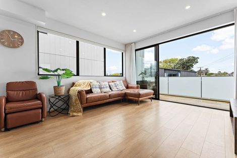 Photo of property in 1/258 Lake Road, Hauraki, Auckland, 0622