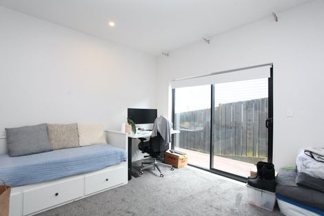 Photo of property in 10b Kurnell Drive, Botany Downs, Auckland, 2010