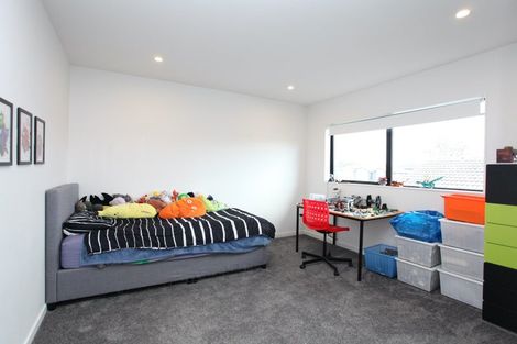 Photo of property in 10b Kurnell Drive, Botany Downs, Auckland, 2010