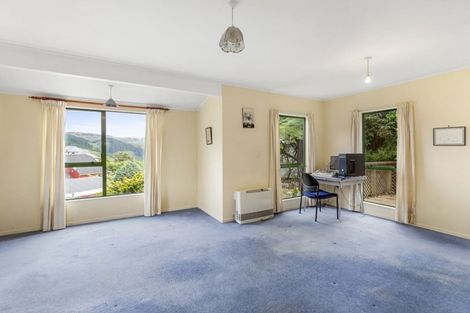 Photo of property in 5a Parsons Glen, Karori, Wellington, 6012