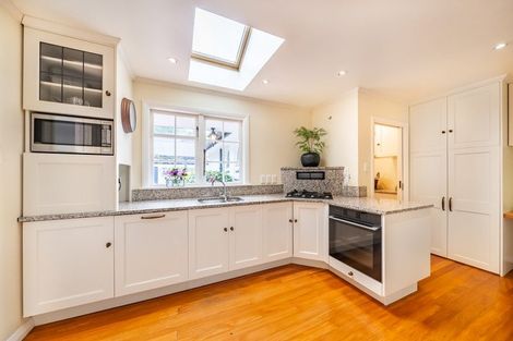 Photo of property in 88 Pinehaven Road, Pinehaven, Upper Hutt, 5019