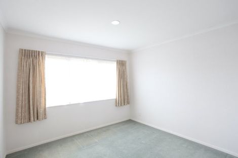 Photo of property in 7 Corta Bella Place, Golflands, Auckland, 2013