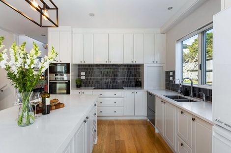 Photo of property in 9 Taraire Place, Orewa, 0931