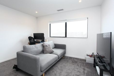 Photo of property in 10b Kurnell Drive, Botany Downs, Auckland, 2010