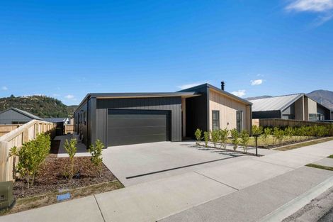 Photo of property in 6 Moonstone Street, Albert Town, 9305