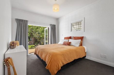 Photo of property in 27 Stanley Avenue, Palmerston North, 4414