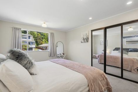 Photo of property in 15 Westhaven Drive, Tawa, Wellington, 5028