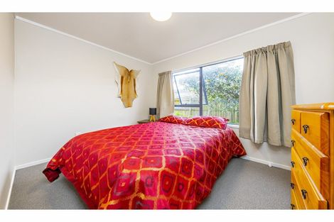 Photo of property in 2/73 Etherton Drive, Weymouth, Auckland, 2103