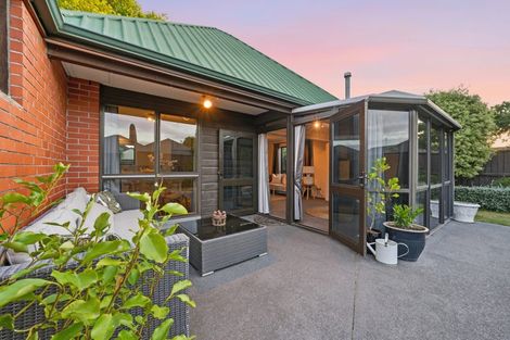 Photo of property in 2/89 Windermere Road, Papanui, Christchurch, 8053