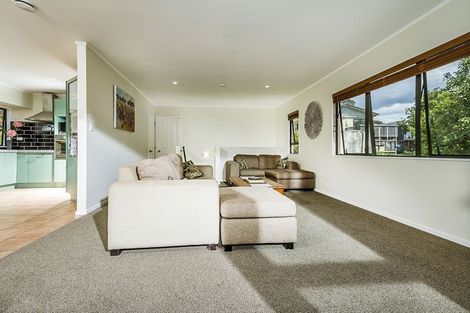 Photo of property in 71a Gledstane Road, Stanmore Bay, Whangaparaoa, 0932