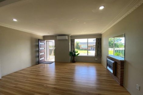 Photo of property in 1/1 Pine Street, New Lynn, Auckland, 0600