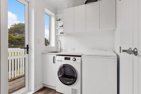 Photo of property in 4 Pinedale Crescent, Riversdale Beach, Masterton, 5872