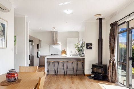 Photo of property in 10 Seamount Drive, Red Beach, 0932