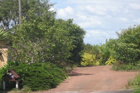 Photo of property in 76 Raleigh Road, Northcote, Auckland, 0627