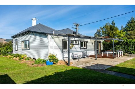 Photo of property in 70 Parsonage Road, Waimate, 7978