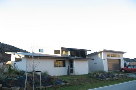 Photo of property in 3 Amber Close, Arthurs Point, Queenstown, 9371