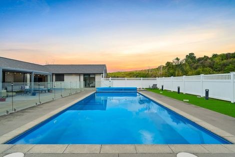 Photo of property in 2d Country Club Lane, Waiuku, 2123