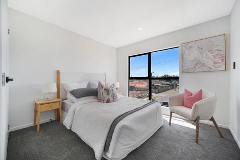 Photo of property in 2/26 Dale Crescent, Pakuranga, Auckland, 2010