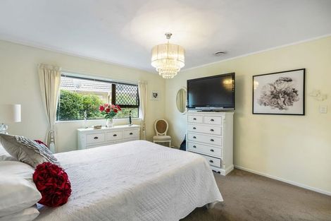 Photo of property in 1 Elcoat Avenue, Henderson, Auckland, 0612