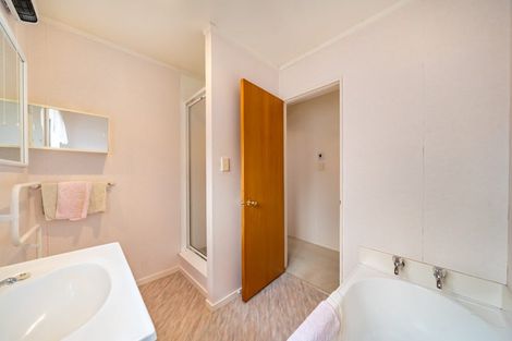 Photo of property in 4/28 Logan Street, Ebdentown, Upper Hutt, 5018