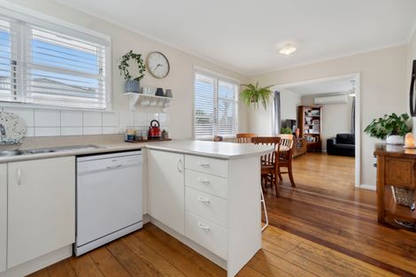 Photo of property in 1/127 Clevedon Road, Papakura, 2110