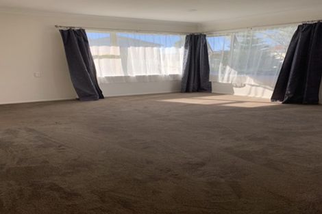 Photo of property in 2/34 Portadown Avenue, Pakuranga Heights, Auckland, 2010